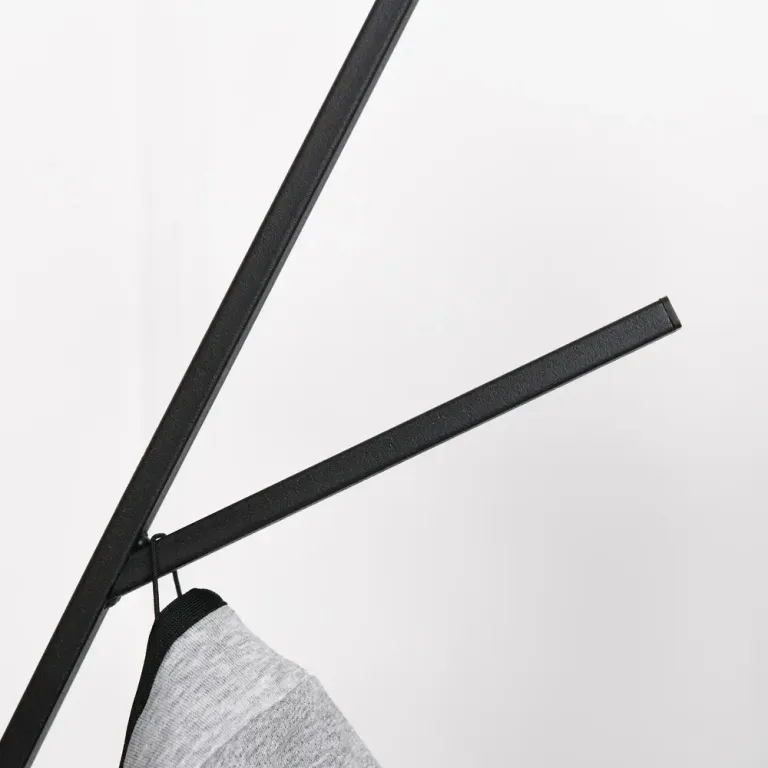 Klädhängare i Scandi Design 7 Klädkrokar Svart + Brun