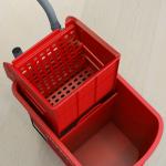 Städvagn med Mopphink och Urvridare på Hjul för Effektiv Rengöring och Golvvård Hållbar och Ergonomisk Röd Plast 20 L