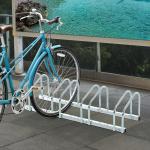 Cykelställ för 5 Cyklar, Robust Parkeringsställ för Golv eller Vägg, Väderbeständig Förvaring av Cyklar, Silver, 145 x 33 x 27 cm