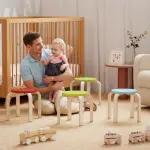 Set med 4 Staplingspallar med Fotkuddar i Filt, Björkplywood och Lackad Finish