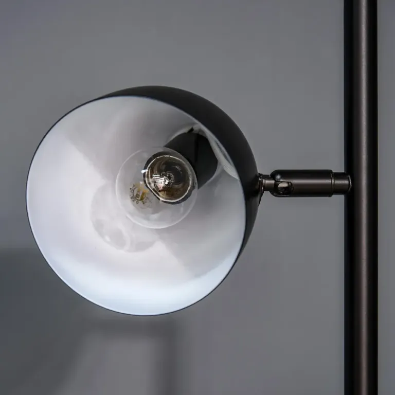 Golvlampa i Industriell Stil 38 x 28 x 169 cm, Svart