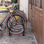 Cykelställ för 5 Cyklar, Robust Parkeringsställ för Golv eller Vägg, Väderbeständig Förvaring av Cyklar, Silver, 145 x 33 x 27 cm