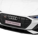 Elektrisk Bil Audi E-Tron för Barn, Licensierad Leksaksbil med Fjärrkontroll, Lyxig Körupplevelse med Musik, Vit, 3-5 år