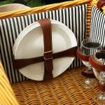 Picknickfodral i Pilträ för 4 Personer med Picknickfilt, Bestickset och Flasköppnare, Ljusbrun