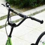 Barnskoter Sparkscooter Stadsskoter Sparkbräda Pneumatiska Däck och Handbroms från 5 År