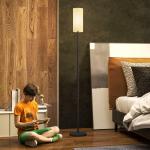 Golvlampa med Linneskärm, Metallstång och Fotkontakt, Vit