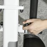 Stepper Ergonomisk Vit Svart Stål för Hemmaträning och Motion med 12 Motståndssteg och LCD-Skärm samt Hjul för Förflyttning 80 x 61 x 134 cm