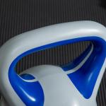 Kettlebell 12 kg, Ergonomisk Träningsvikt för Styrka och Kondition, Skonsam mot Golv, Blå