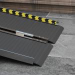 Rullstolsramp Hopfällbar med Halkfri Yta och Bärbart Handtag för Tillgänglighet Hållbar och Stabil Svart Aluminium 120 x 70 cm